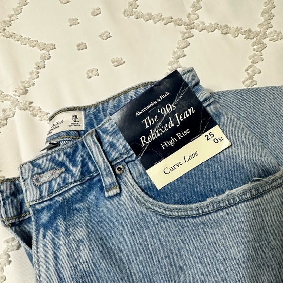Abercrombie and Fitch 90’s High Rise Relaxed Curve Love jeans 25 XL inseam - Picture 4 of 7
